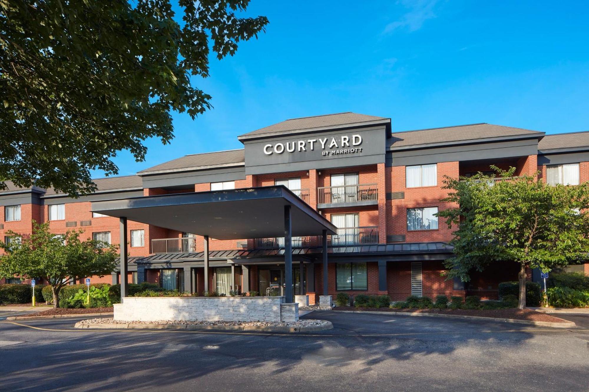 Courtyard Newport News Yorktown Hotel Exterior foto